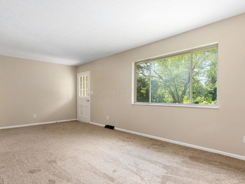 18 Pine Village Drive, Granville, OH 43023 Photo 4