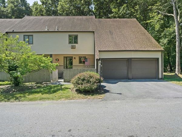 8 Bancroft Cmn, Unit 8, Franklin, MA 02038