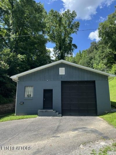 904-a E Cumberland Ave, Middlesboro, KY 40965 Main Photo