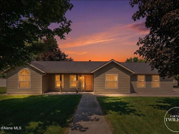 697 W Honeysuckle AVE , Hayden, ID 83835