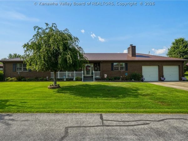 7 Sunnydale Drive, Hurricane, WV 25526