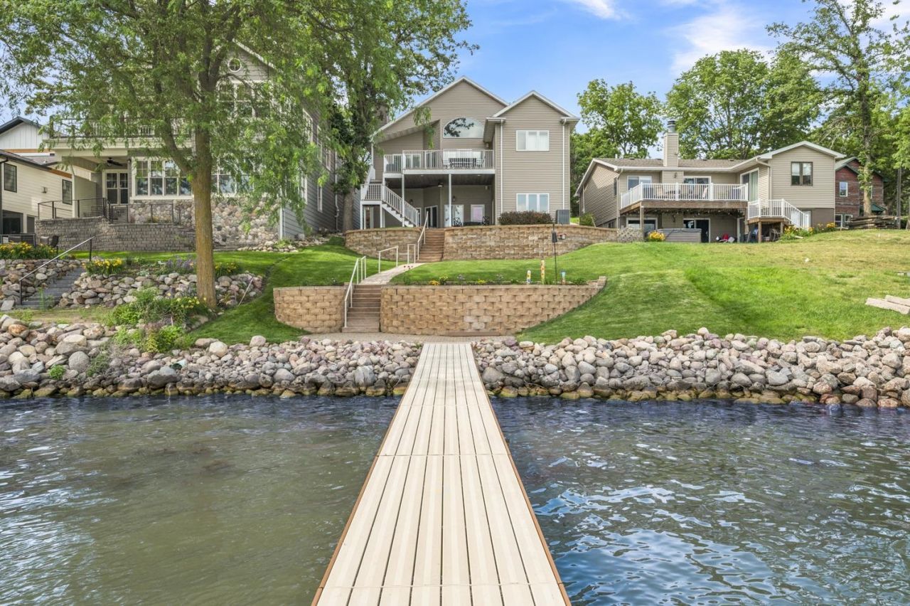 16854 255th Avenue , Spirit Lake, IA 51360 Main Photo