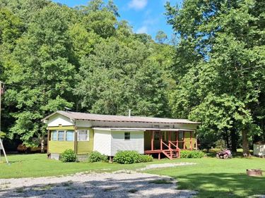 2005 Cleveland Road, Hacker Valley, WV 26222