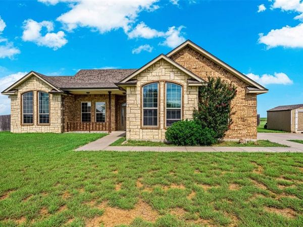 11482 NE Happy Hollow Road, Elgin, OK 73538
