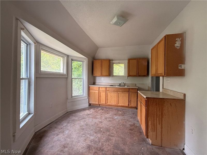 2278 E 70th Street, Cleveland, OH 44103 Photo 6