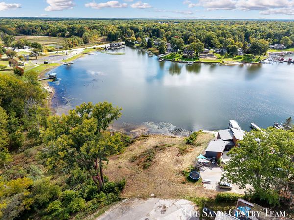 148 Lake Street, Fruitport, MI 49415