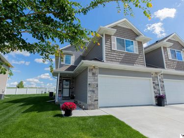 8767 Ridge Hollow Drive, Lincoln, NE 68526