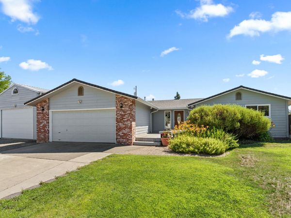 7680 Gladstone Avenue, White City, OR 97503