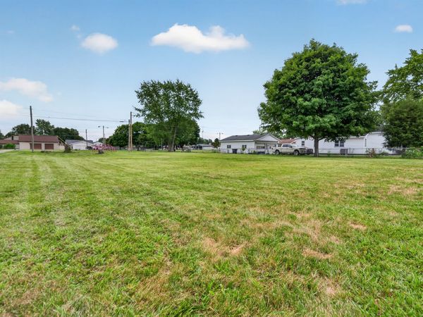 849 N 11th Street N, Elwood, IN 46036