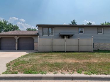 407 5th Avenue SW, Little Falls, MN 56345