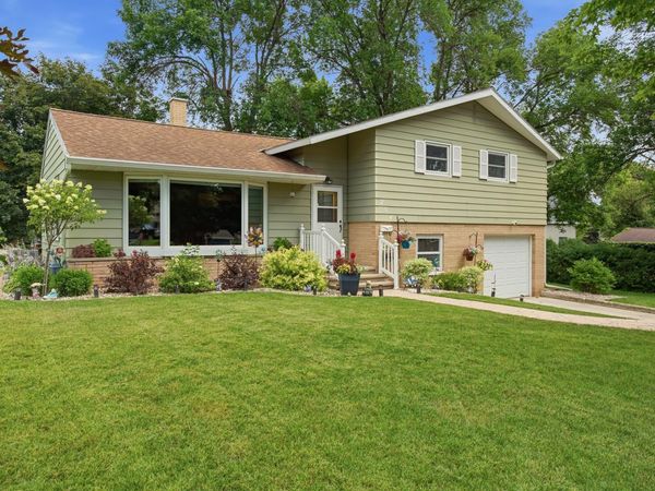 204 2nd Street NW, Fairfax, MN 55332