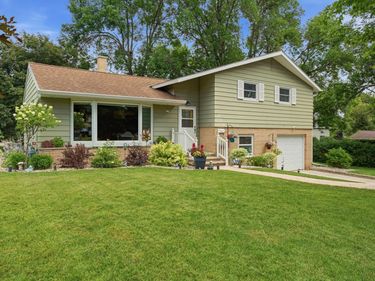 204 2nd Street NW, Fairfax, MN 55332