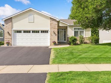 810 Monet Court, Mendota Heights, MN 55120