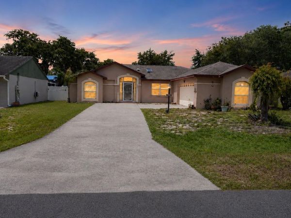 11130 FOUNTAIN LAKE BOULEVARD , LEESBURG, FL 34788