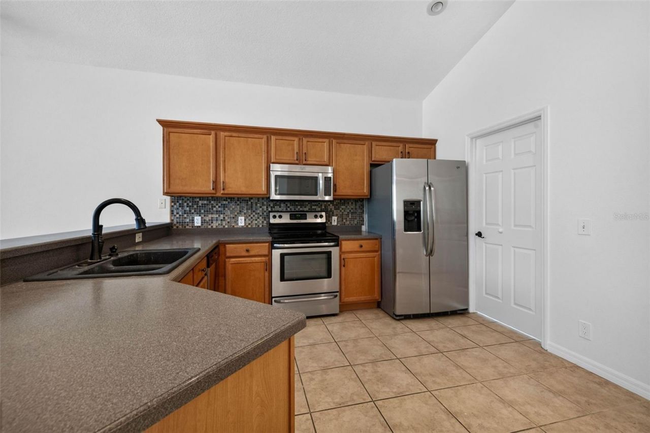 7075 Bayou West Place N, Pinellas Park, FL 33782 Photo