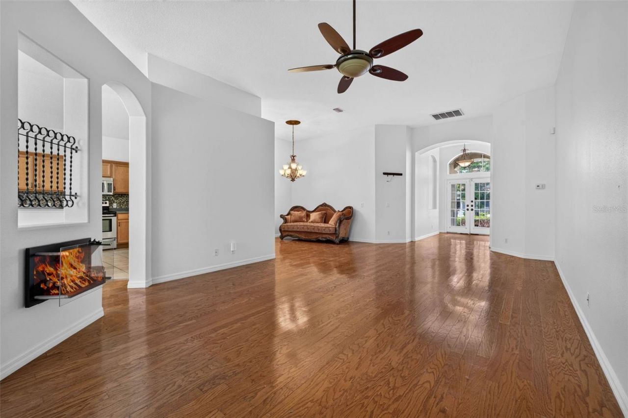 7075 Bayou West Place N, Pinellas Park, FL 33782 Photo