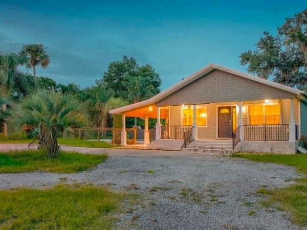 909 S COUNTY ROAD 3, PIERSON, FL 32180