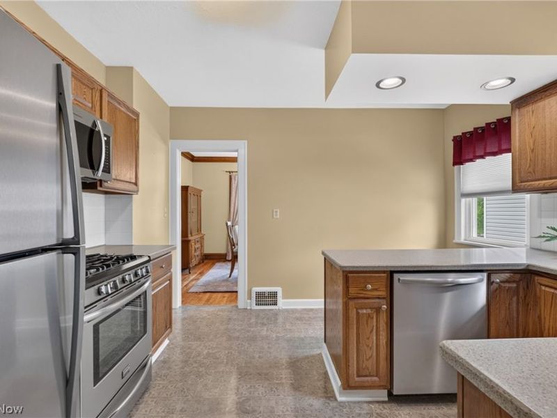 17416 Oxford Avenue, Cleveland, OH 44111 Photo 13