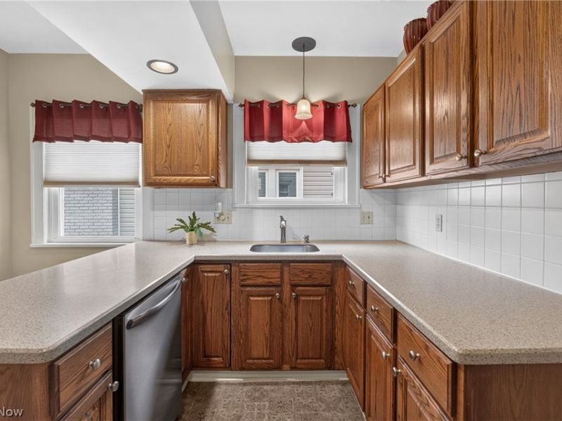 17416 Oxford Avenue, Cleveland, OH 44111 Photo 14