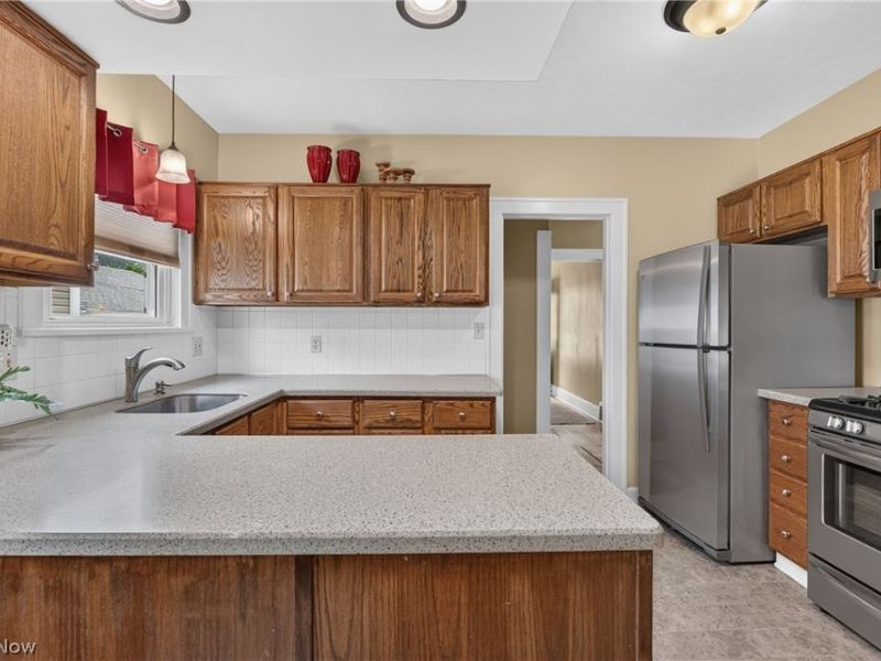 17416 Oxford Avenue, Cleveland, OH 44111 Photo 16