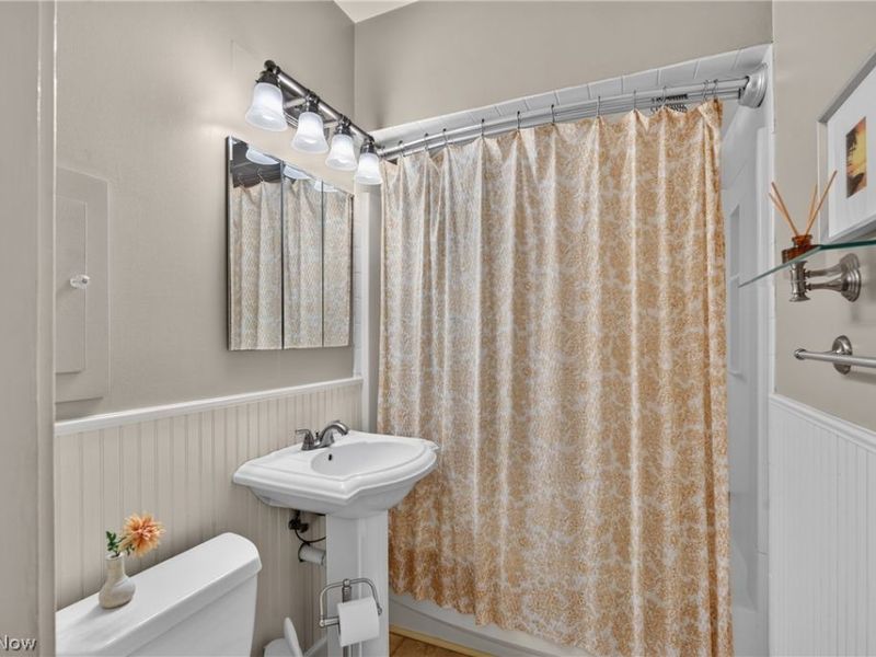 17416 Oxford Avenue, Cleveland, OH 44111 Photo 20