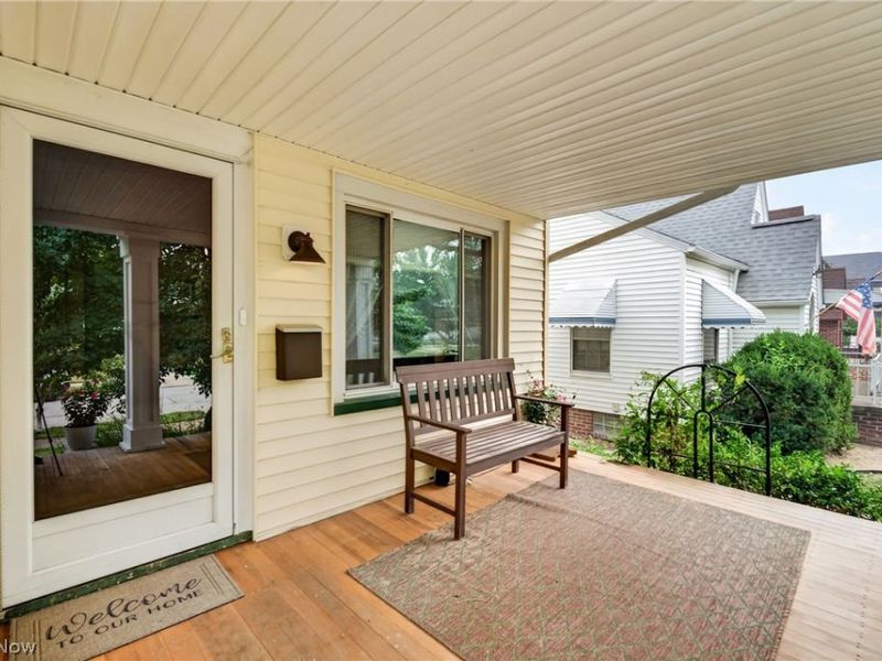 17416 Oxford Avenue, Cleveland, OH 44111 Photo 3