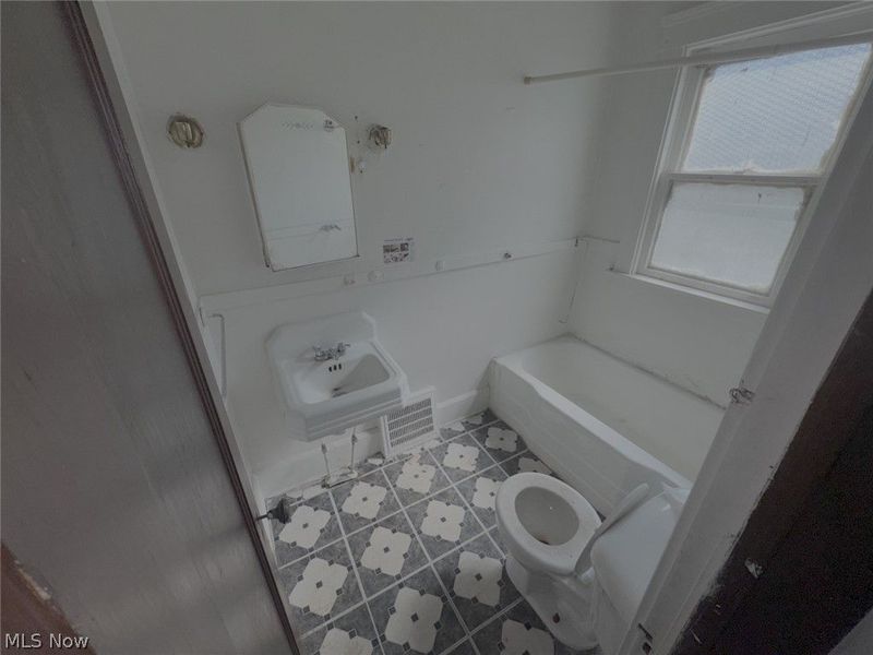 3049 E 116th Street, Cleveland, OH 44120 Photo 8