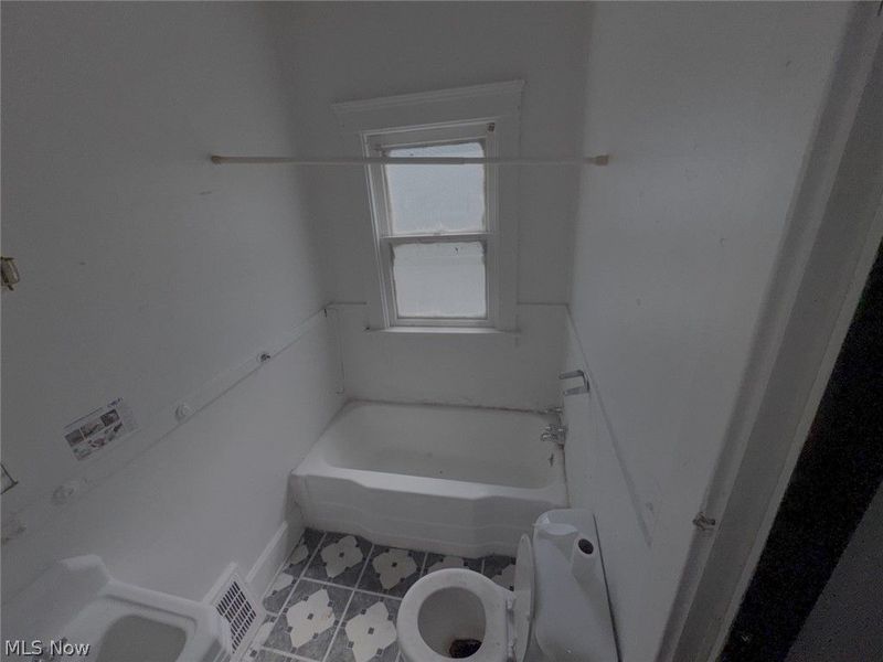 3049 E 116th Street, Cleveland, OH 44120 Photo 9