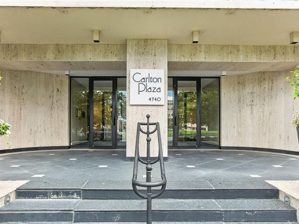 4740 Roanoke Parkway, Unit 402, Kansas City, MO 64112
