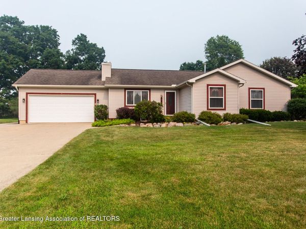 340 Shelby Lane, Dimondale, MI 48821