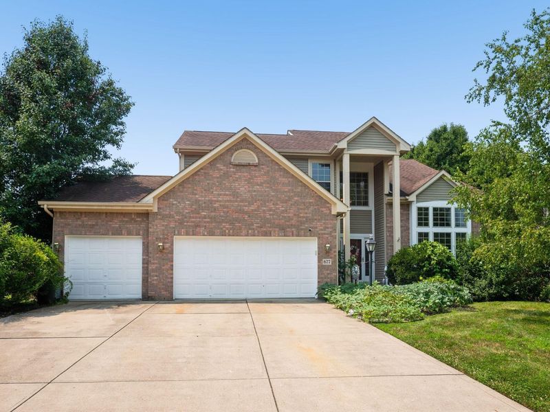 677 Montmorency Drive S, Pickerington, OH 43147 Photo 1