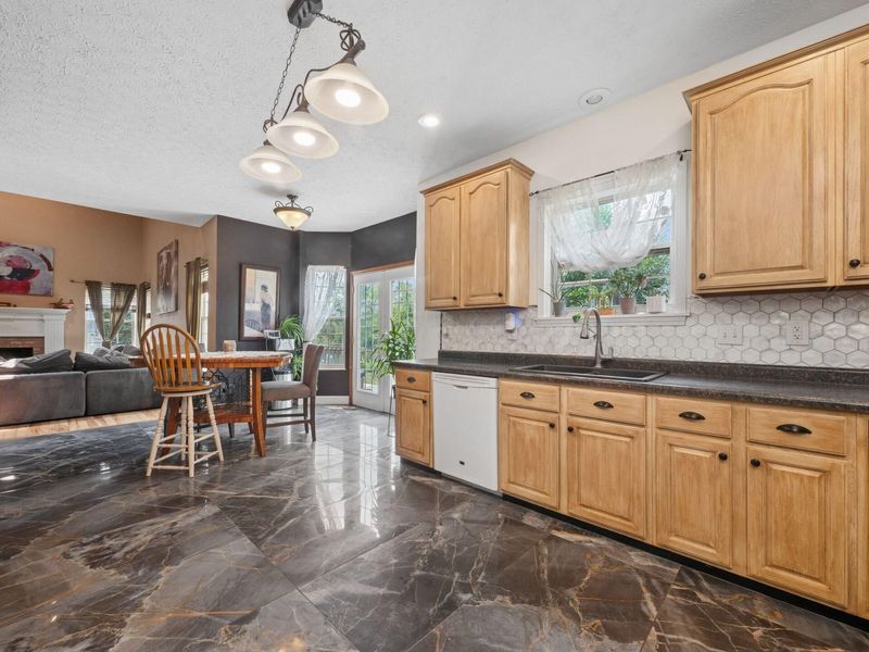 677 Montmorency Drive S, Pickerington, OH 43147 Photo 12