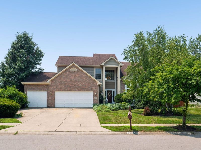 677 Montmorency Drive S, Pickerington, OH 43147 Photo 2