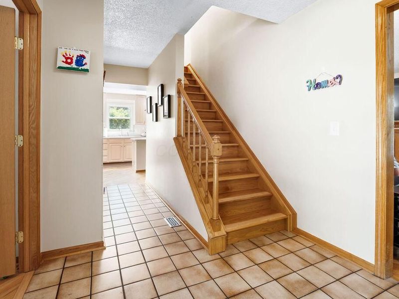 881 Thirlwall Court, Westerville, OH 43081 Photo 7