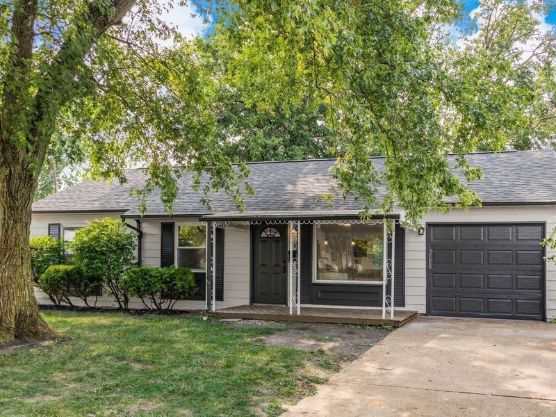 79 Redmond Road , Columbus, OH 43228 Photo 2