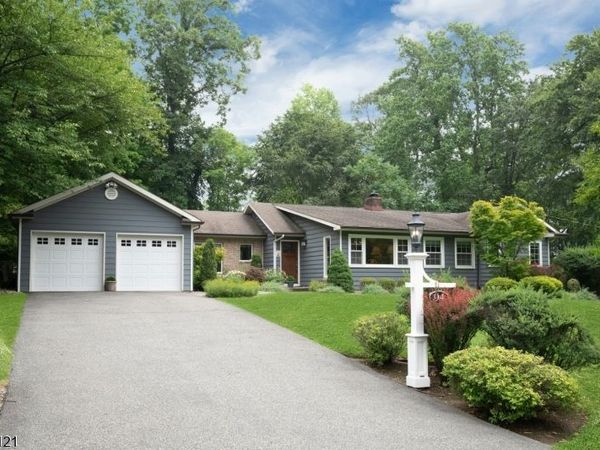 94 Redgate Rd, Parsippany-Troy Hills, NJ 07005