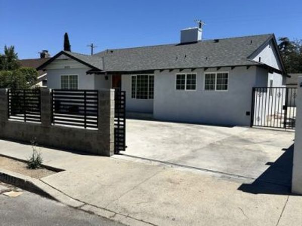 14552 Runnymede Street, Los Angeles, CA 91405