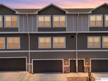 5405 S 208th Court, Elkhorn, NE 68022