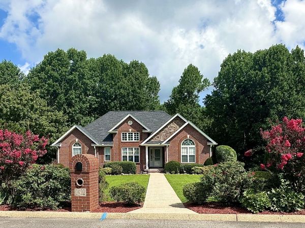 1422 Grassland Dr, Ashland City, TN 37015