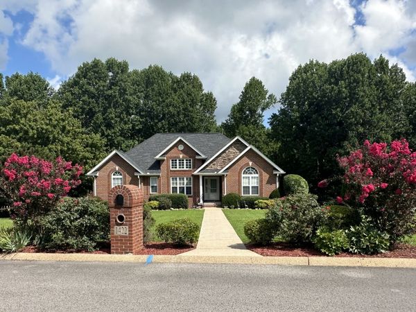 1422 Grassland Dr , Ashland City, TN 37015