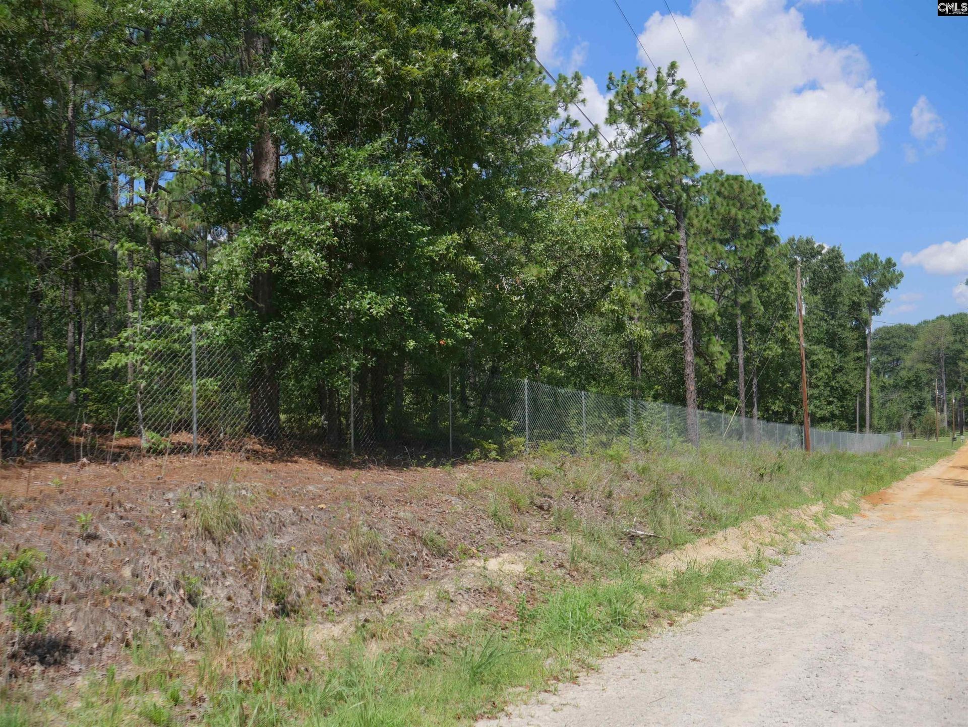 Woodsedge Court  Photo 5