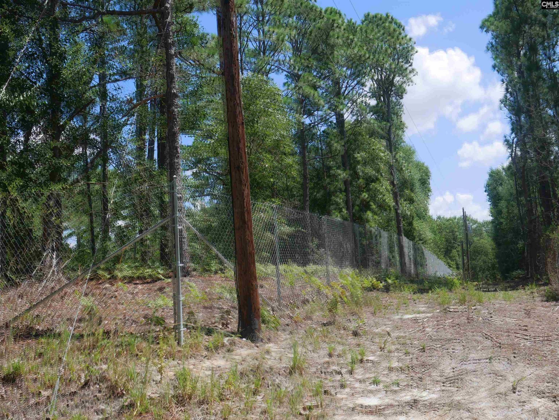 Woodsedge Court  Photo 9