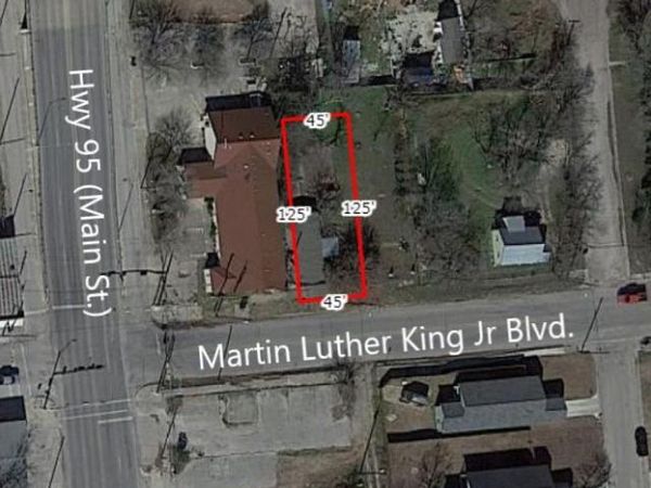 111 E Martin Luther King Jr BLVD , Taylor, TX 76574