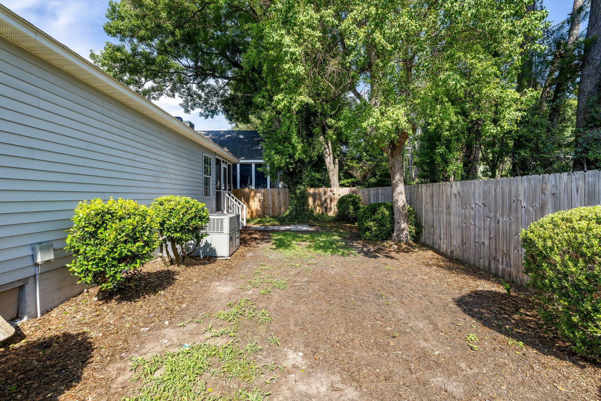 464 Cessna Avenue Photo 29