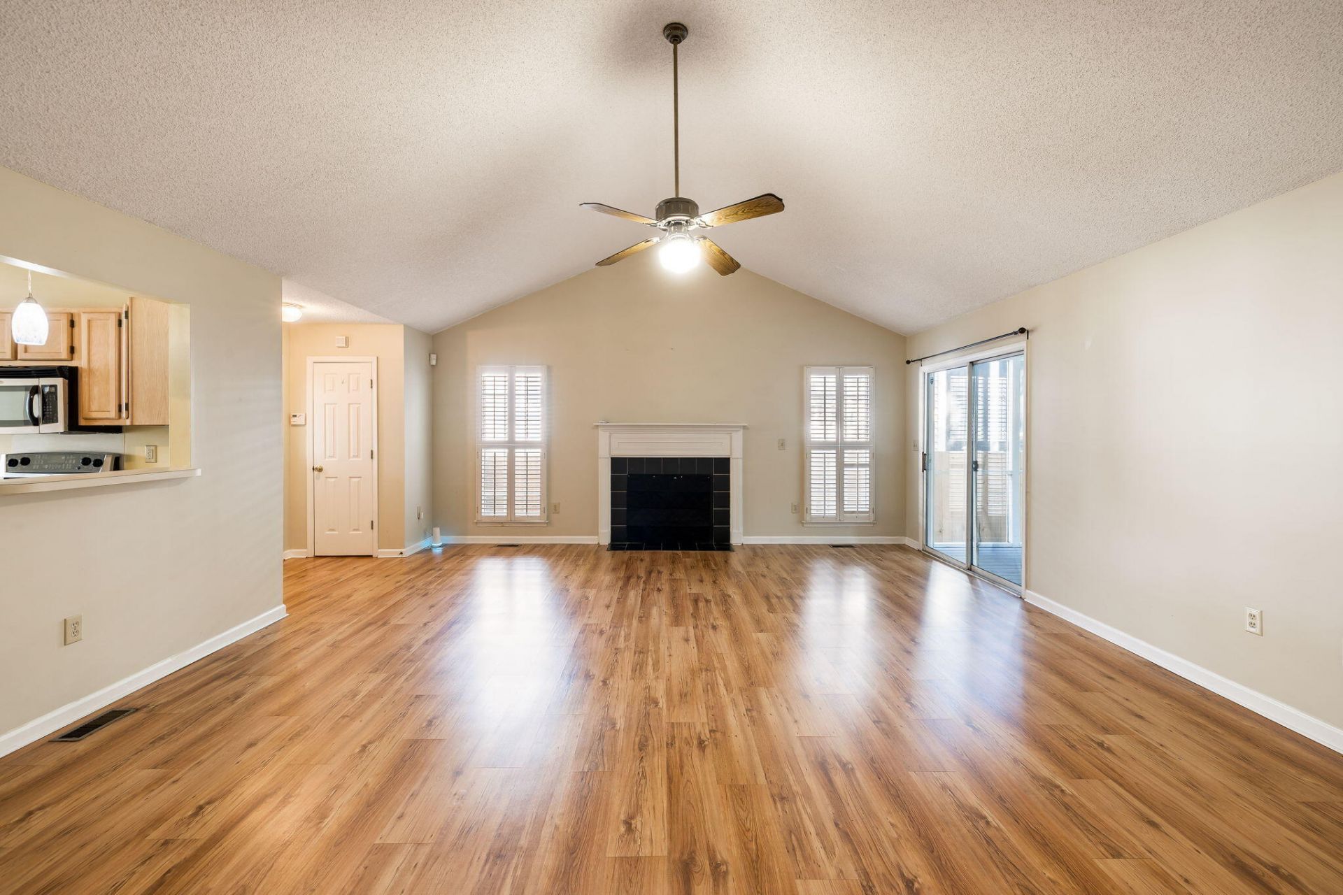464 Cessna Avenue Photo 6