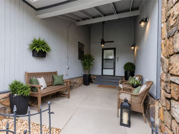 1013 W Linden Street , Rogers, AR 72756