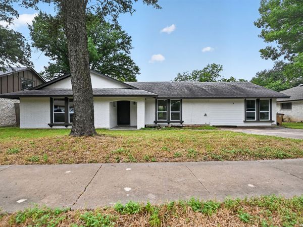 1017 CRIPPLE CREEK DR, Austin, TX 78758