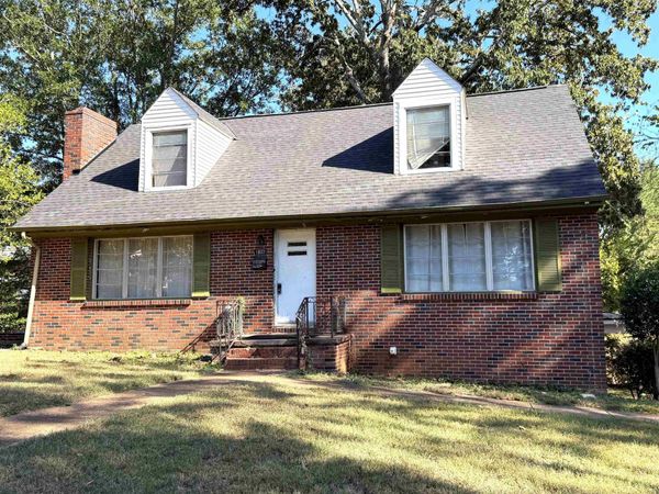 1032 Piedmont St, Florence, AL 35630