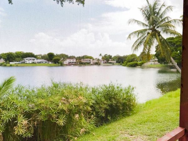 3094 BERMWOOD Lane, Unit 237, Hollywood, FL 33021