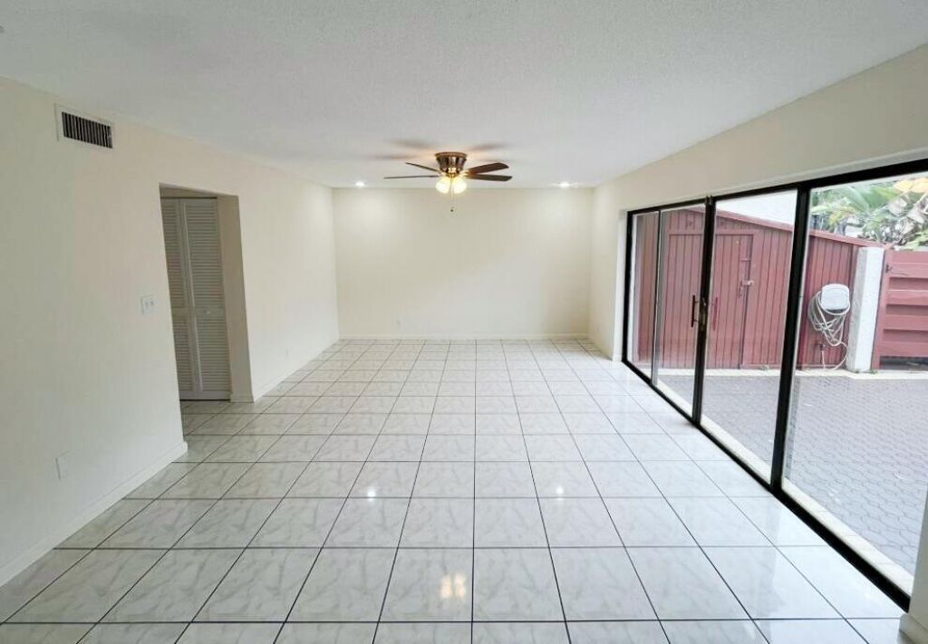 3094 Bermwood Lane, Unit 237, Hollywood, FL 33021 Photo